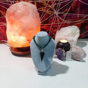 Colgante MAGNETITA con cordón de seda y MALAQUITA