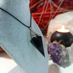 Colgante pirámide de MAGNETITA y punta de cuarzo