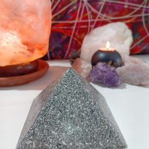 Pirámide Super Grande 4 lados Orgonita Electronite