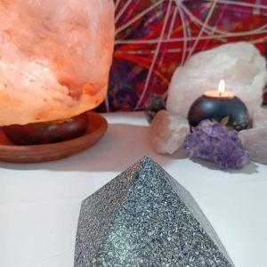 Pirámide Grande 4 lados Orgonita Electronite