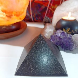Orgonita VIRUTA DE HIERRO Pirámide Grande 4 lados