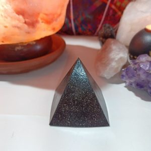 Orgonita VIRUTA DE HIERRO Pirámide mediana 4 lados