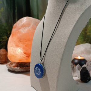 Colgante o llavero Orgonita electronite Chakra Tercer Ojo formato Semicírculo