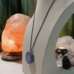 Colgante o llavero Orgonita electronite Chakra Tercer Ojo formato Semicírculo