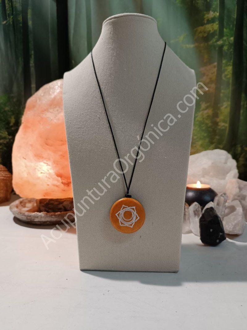 Colgante o llavero Orgonita Electronite Chakra Sacro formato Semicírculo - Imagen 4