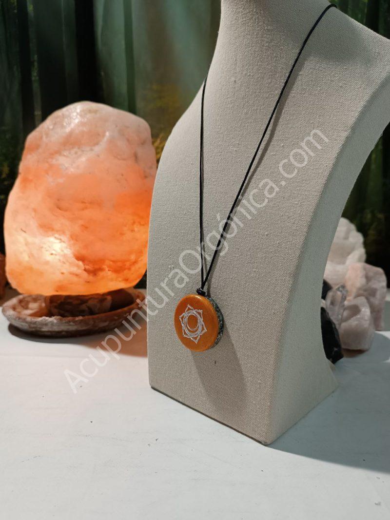Colgante o llavero Orgonita Electronite Chakra Sacro formato Semicírculo - Imagen 3