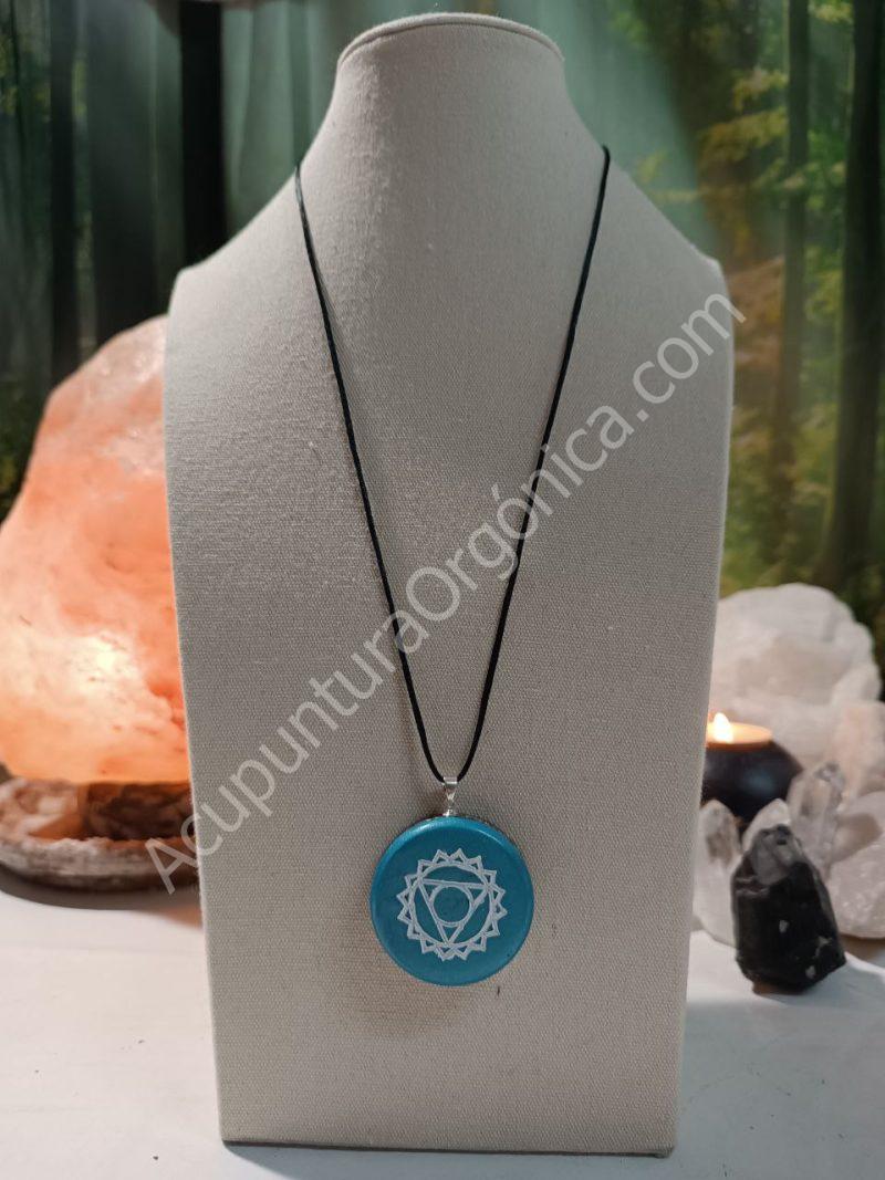 Colgante o llavero Orgonita electronite Chakra de Garganta formato Semicirculo