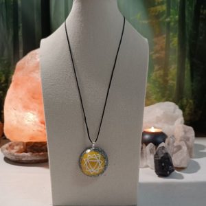 Colgante o llavero Orgonita electronite Chakra Plexo Solar formato Semiesfera