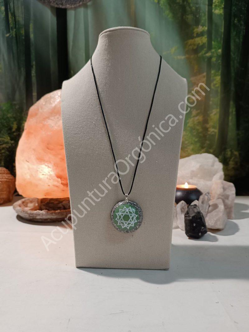 Colgante o llavero Orgonita electronite Chakra Corazón o Cardíaco formato Semiesfera - Imagen 4