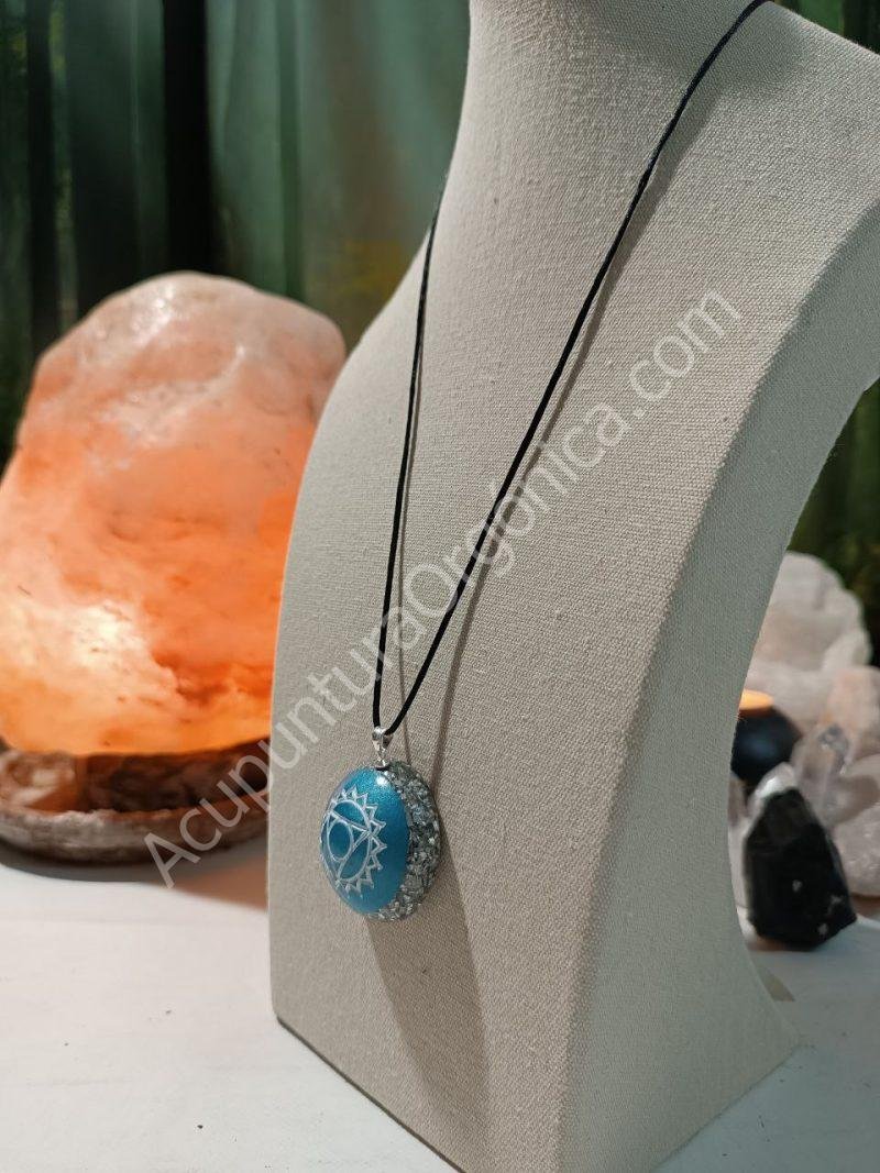 Colgante o llavero Orgonite electronite Chakra de Garganta formato Semiesfera - Imagen 3