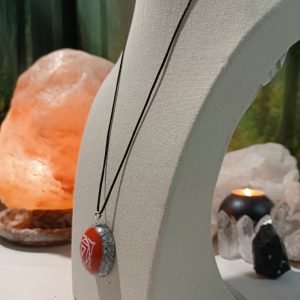 Colgante o llavero Orgonita electronite Chakra Raíz formato Semiesfera