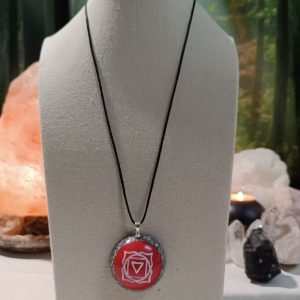 Colgante o llavero Orgonita electronite Chakra Raíz formato Semiesfera