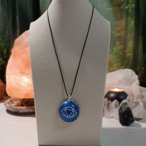 Colgante o llavero Orgonita electronite Chakra Tercer Ojo formato Semiesfera
