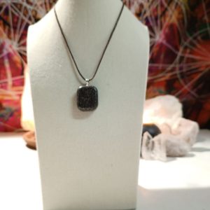 Orgonita VIRUTA PEQUEÑA DE HIERRO colgante Cuadrado