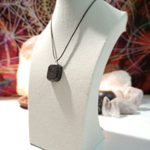 Orgonita VIRUTA PEQUEÑA DE HIERRO colgante Cuadrado