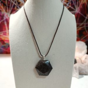 Orgonita VIRUTA PEQUEÑA DE HIERRO colgante Hexágono