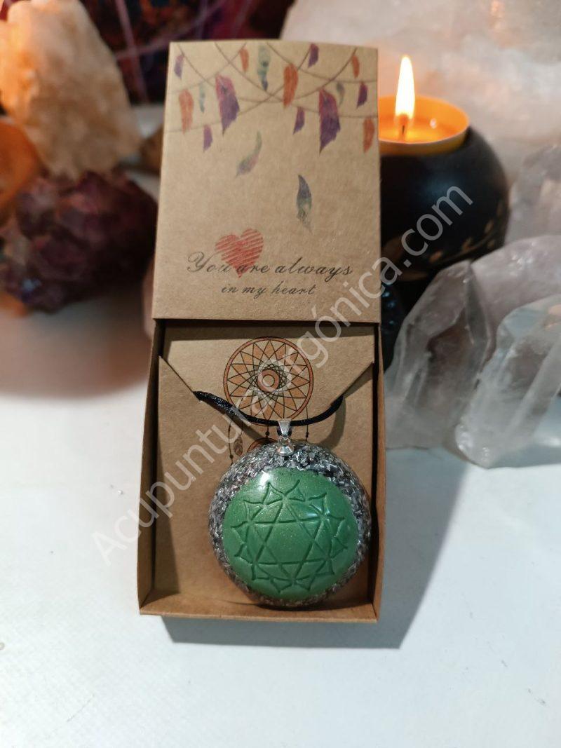 Colgante o llavero Orgonita electronite Chakra Corazón o Cardíaco formato Semiesfera - Imagen 6