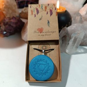 Colgante o llavero Orgonita electronite Chakra de Garganta formato Semicirculo