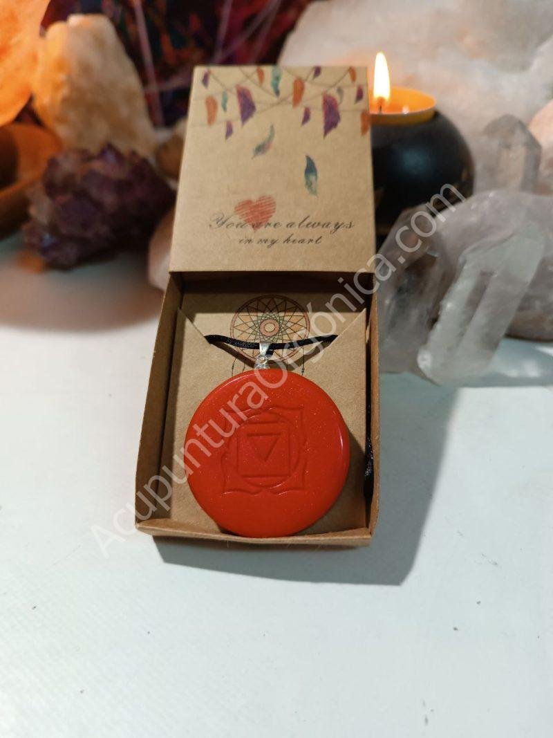 Colgante o llavero Orgonite electronite Chakra Raiz formato Semicírculo - Imagen 6
