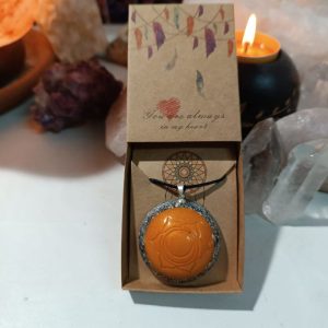 Colgante o llavero Orgonita electronite Chakra Sacro formato Semiesfera