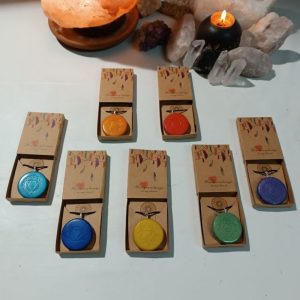 Colgante o llavero Orgonite electronite Chakra Raiz formato Semicírculo