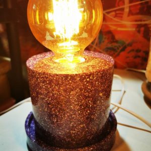 Lámpara formato CILINDRO mesita orgonita-electronite