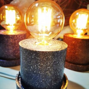 Lámpara formato CILINDRO mesita orgonita-electronite